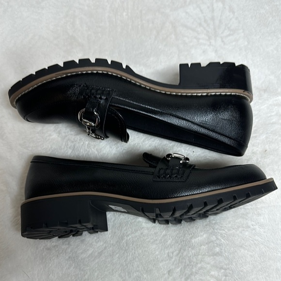 DV by Dolce Vita Black Flats for Effortless Style - Picture 2 of 9